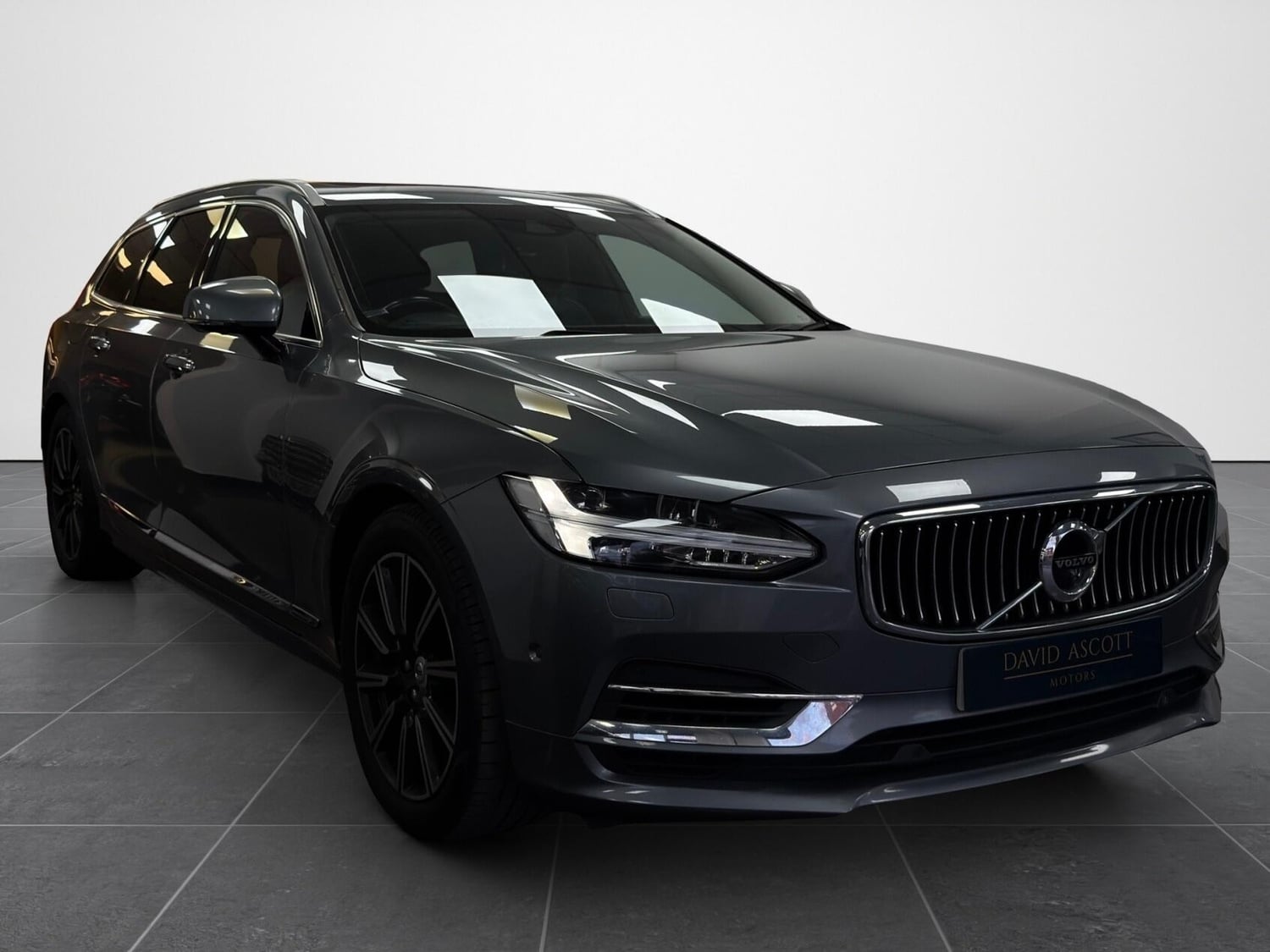 Volvo V90 2019 - Cars