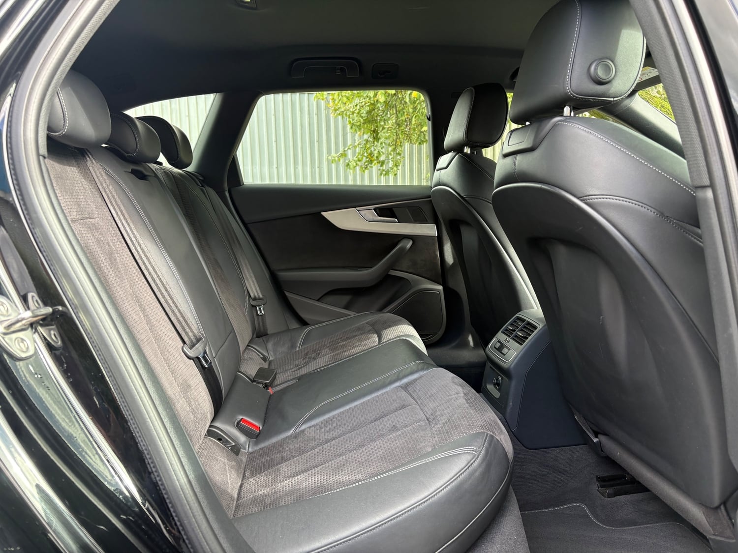 Audi A4 Avant 2018 - Cars