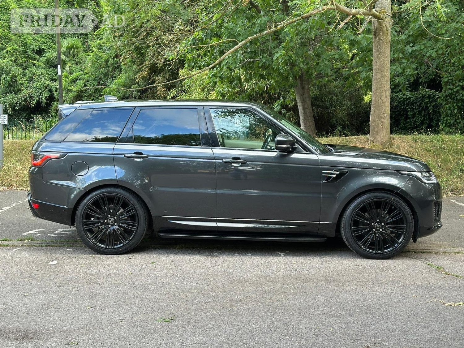 [ berth ]Land Rover Range Rover Sport