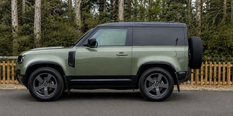 Land Rover Defender 90 2026