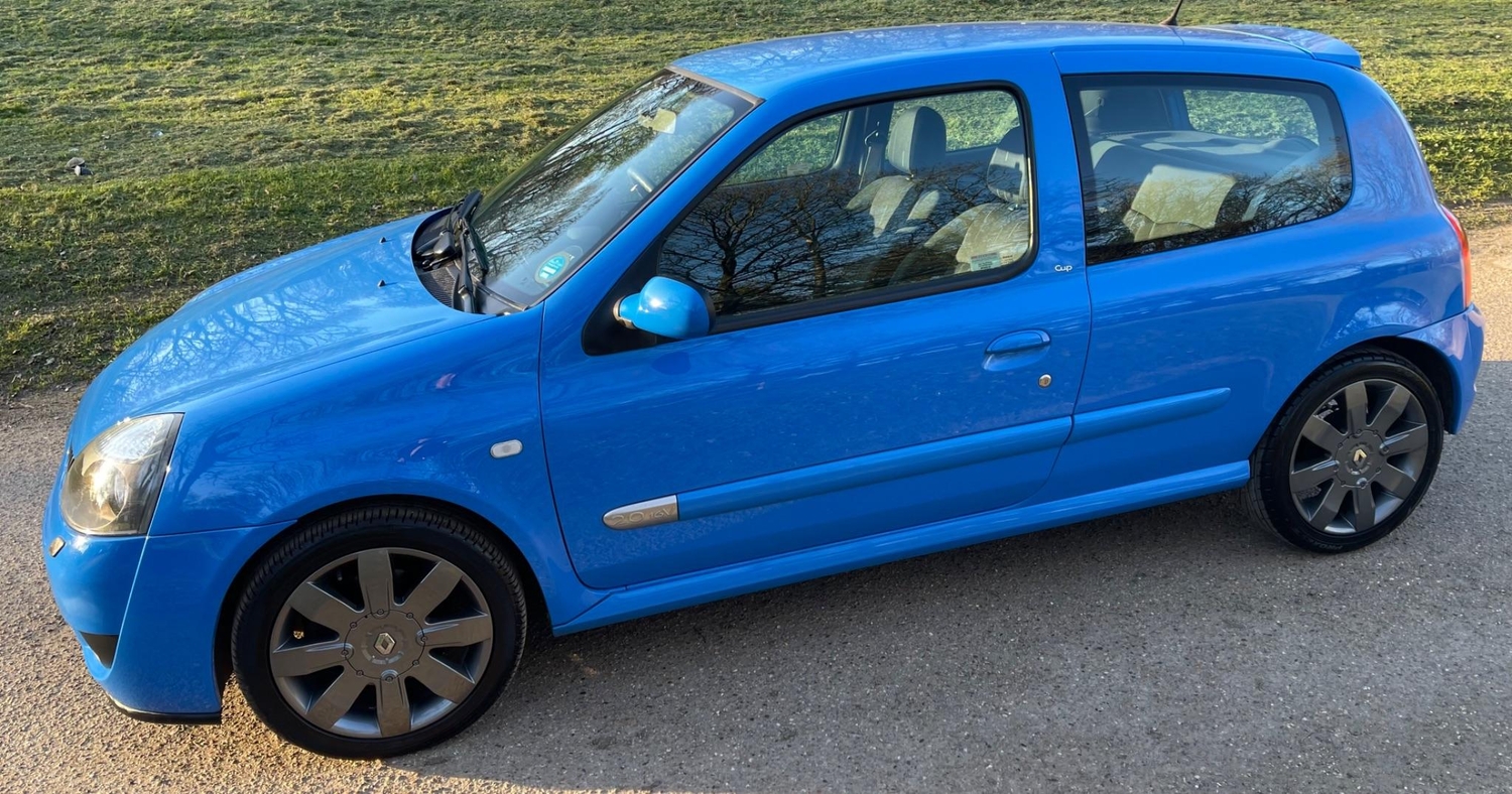 Renault Clio 2005 - Cars in Waltham Abbey
