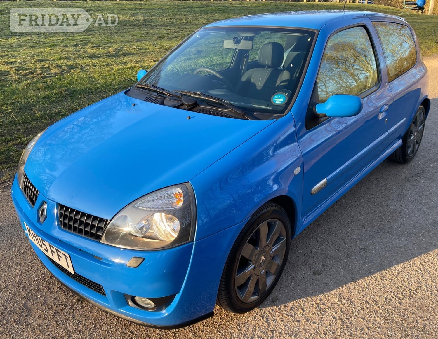 [ berth ]Renault Clio