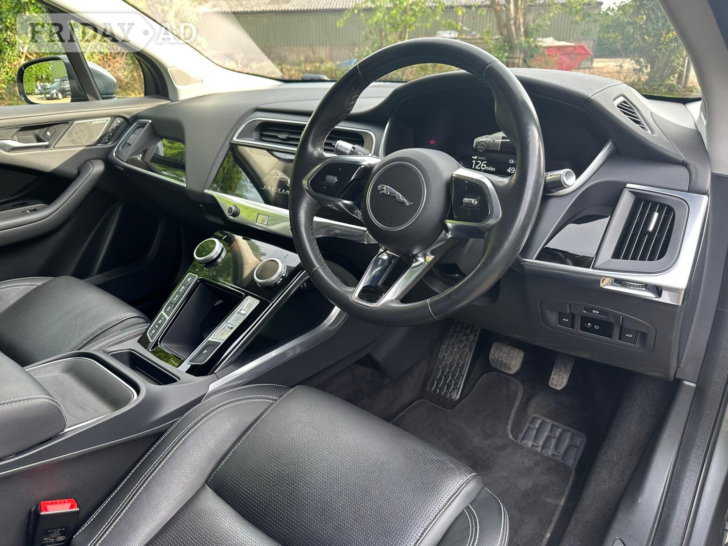 [ berth ]Jaguar I-Pace