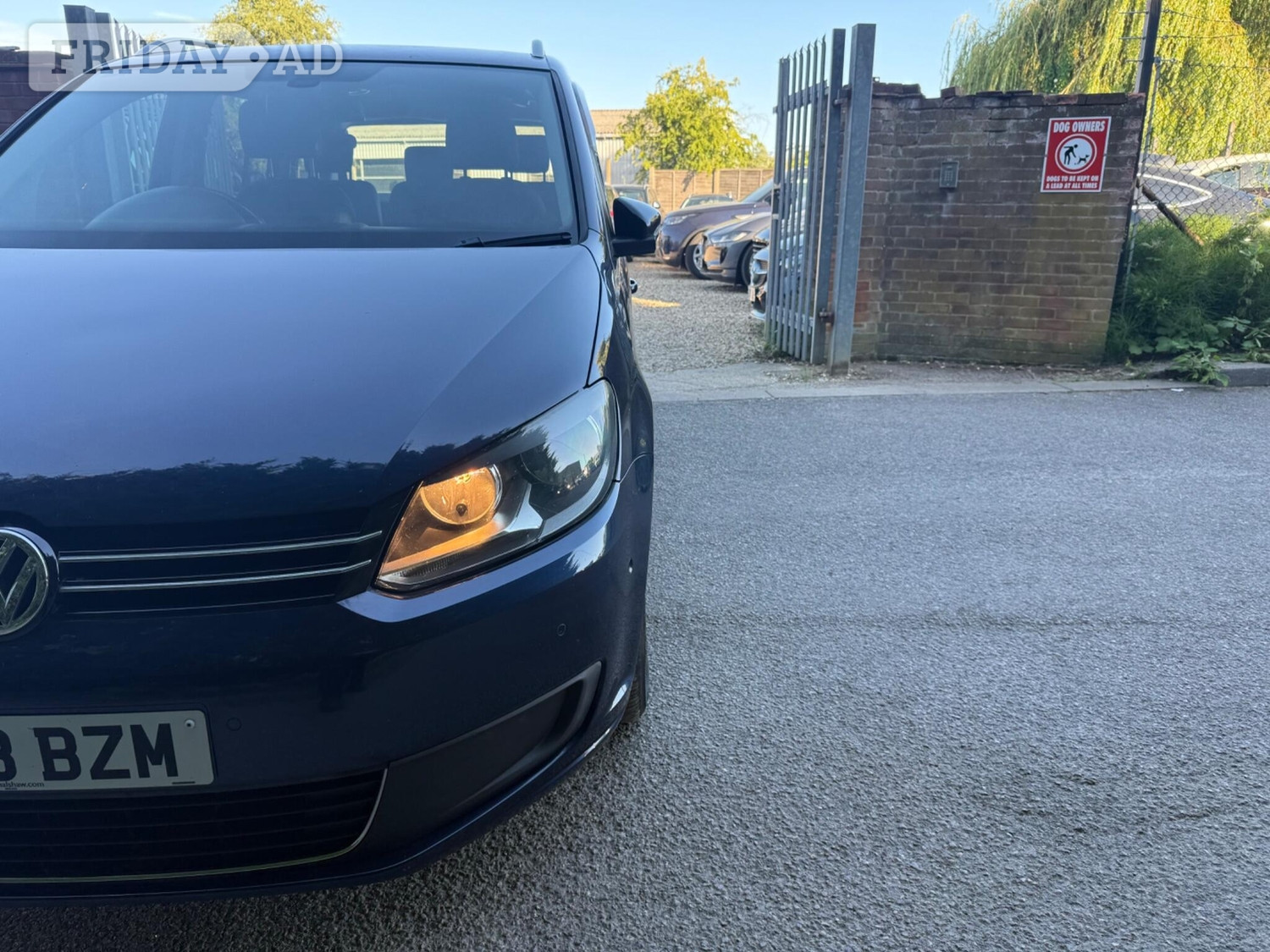 Volkswagen Touran 2013 - Cars