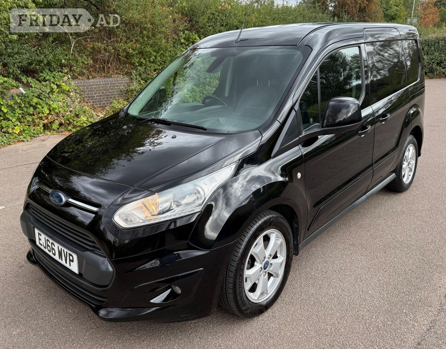 [ berth ]Ford Transit Connect
