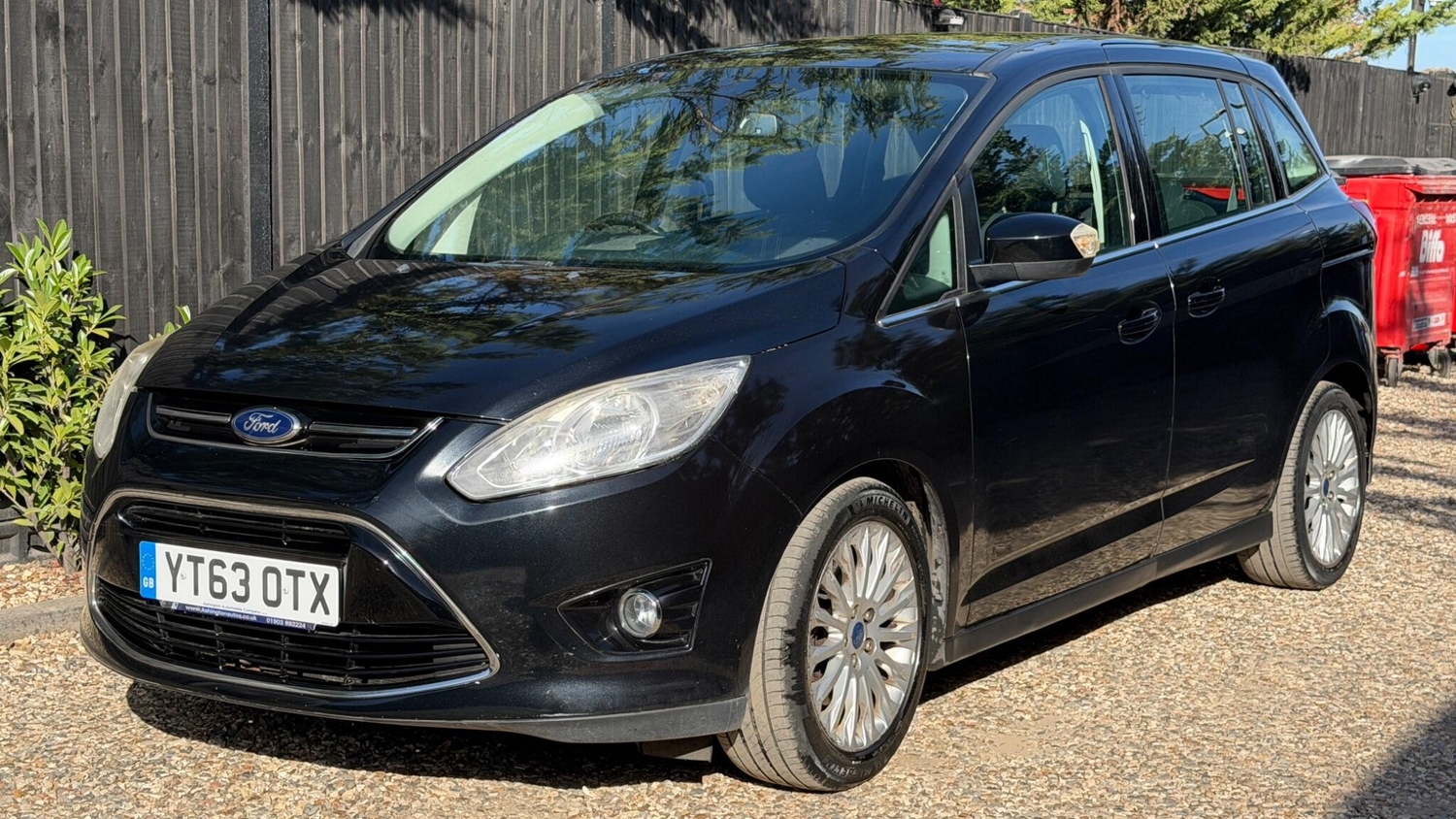 [ berth ]Ford Grand C-MAX