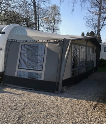 Isabella Ambassador Dawn Awning 1025 CarbonX frame