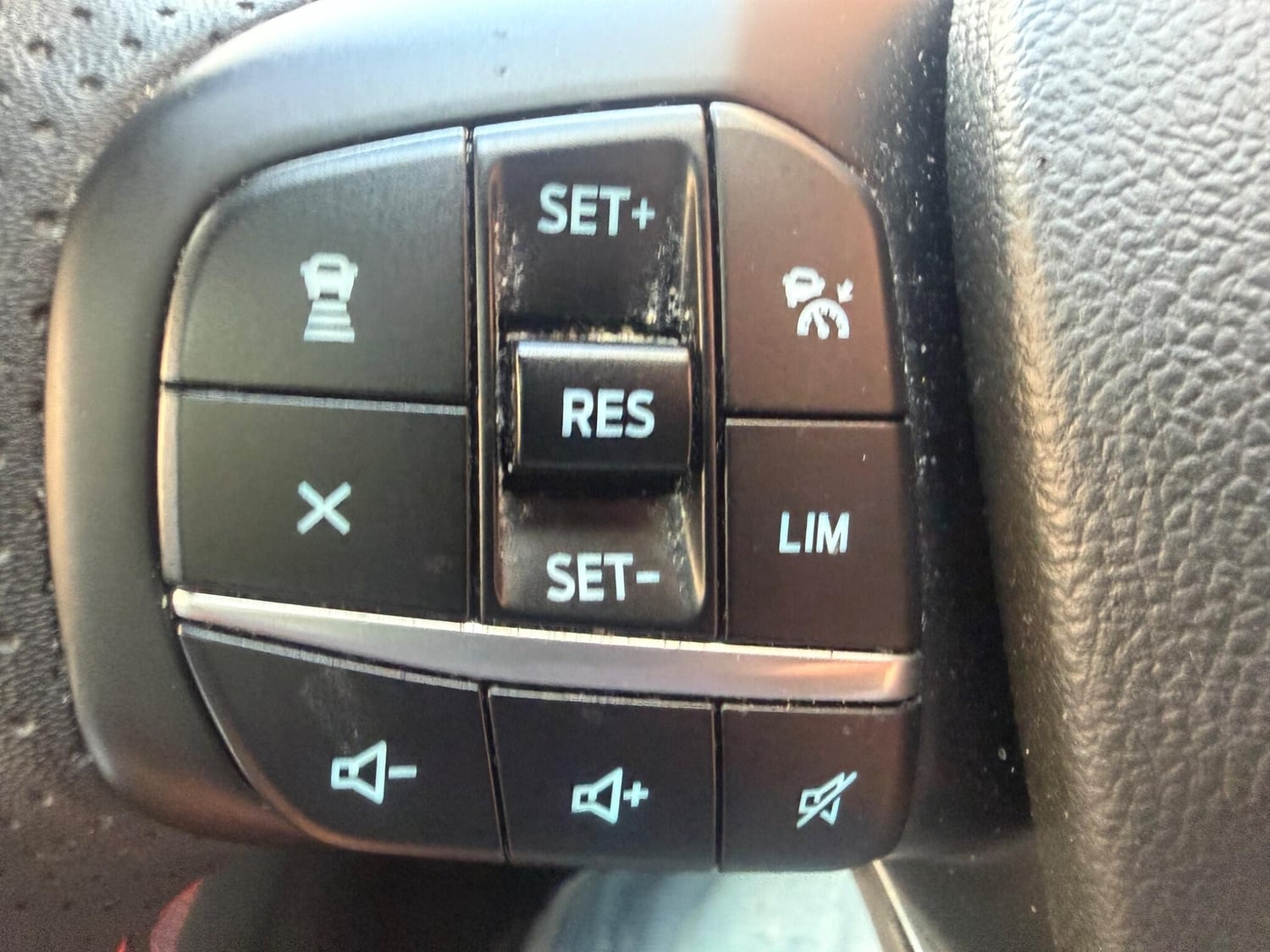 Ford Kuga 2023 - Cars
