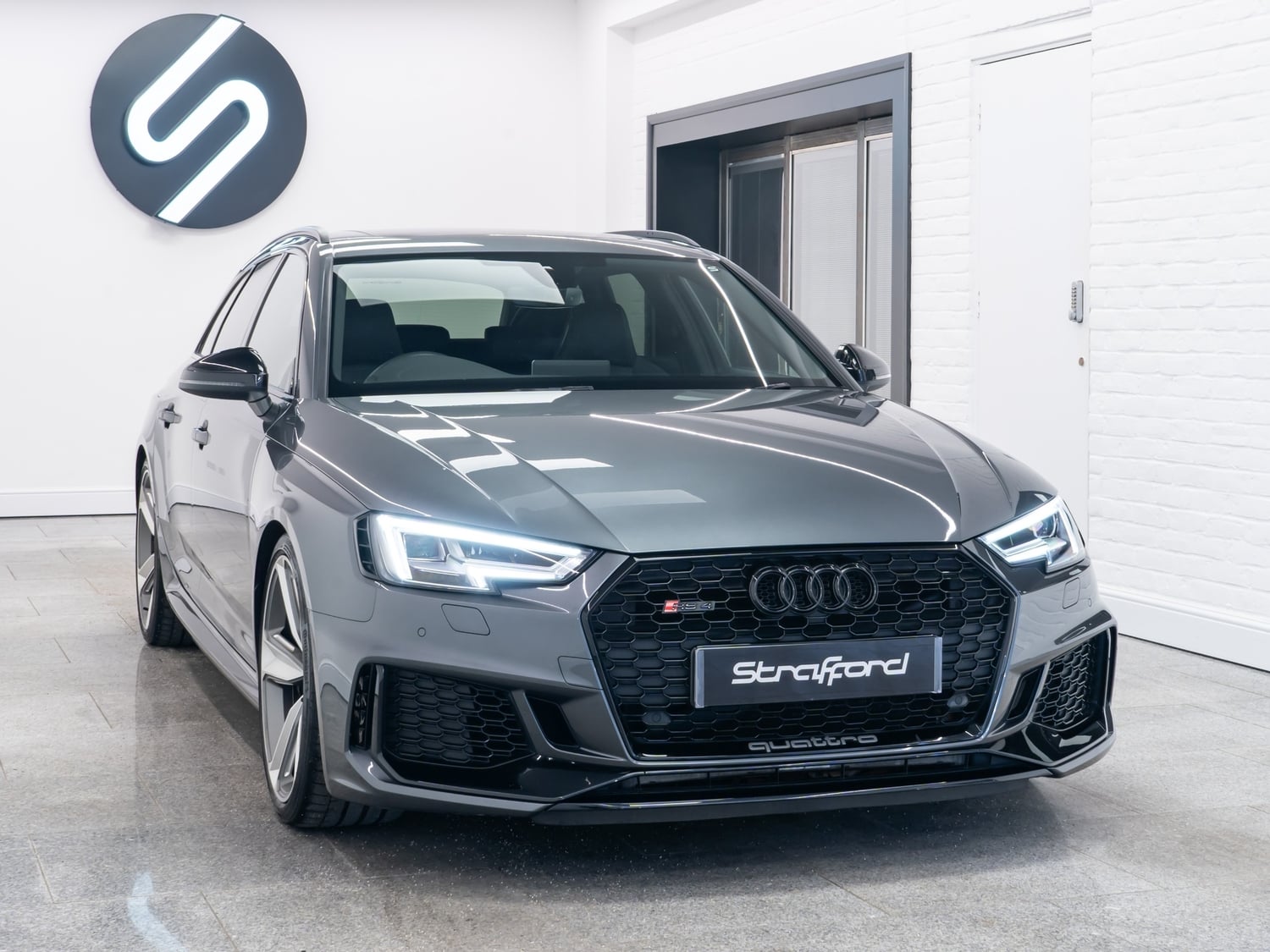Audi RS4 Avant Brighton