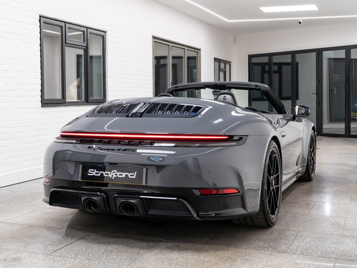 [ berth ]Porsche 911