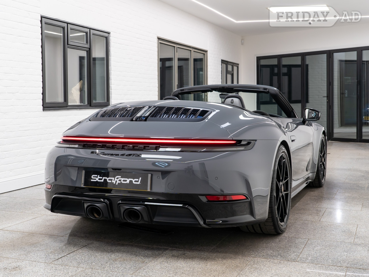 [ berth ]Porsche 911