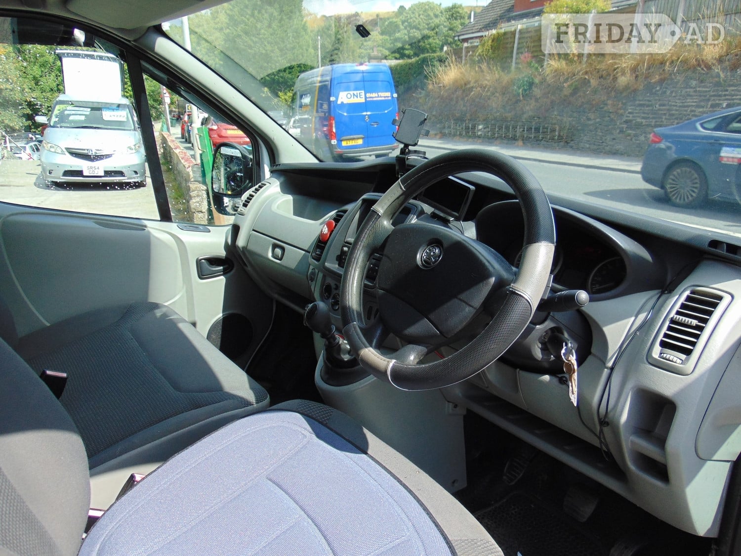 Vauxhall Vivaro 2012 - Vans & Commercial Vehicles
