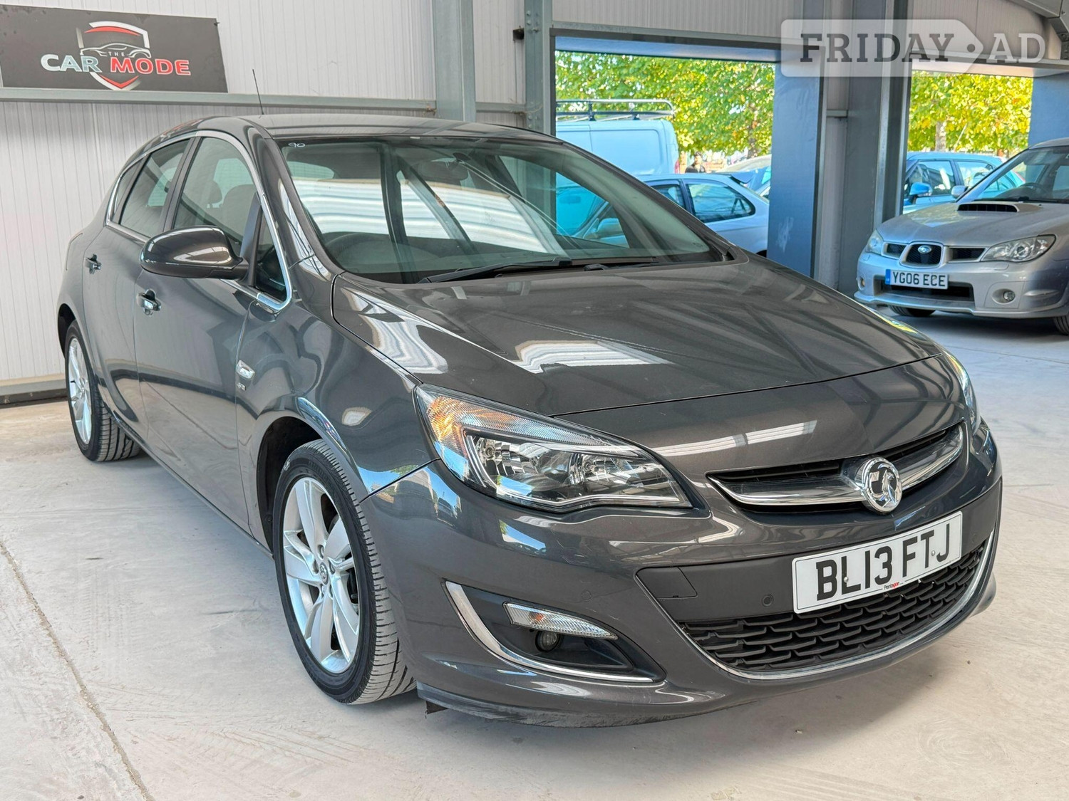 Vauxhall Astra 2013 in Hillingdon