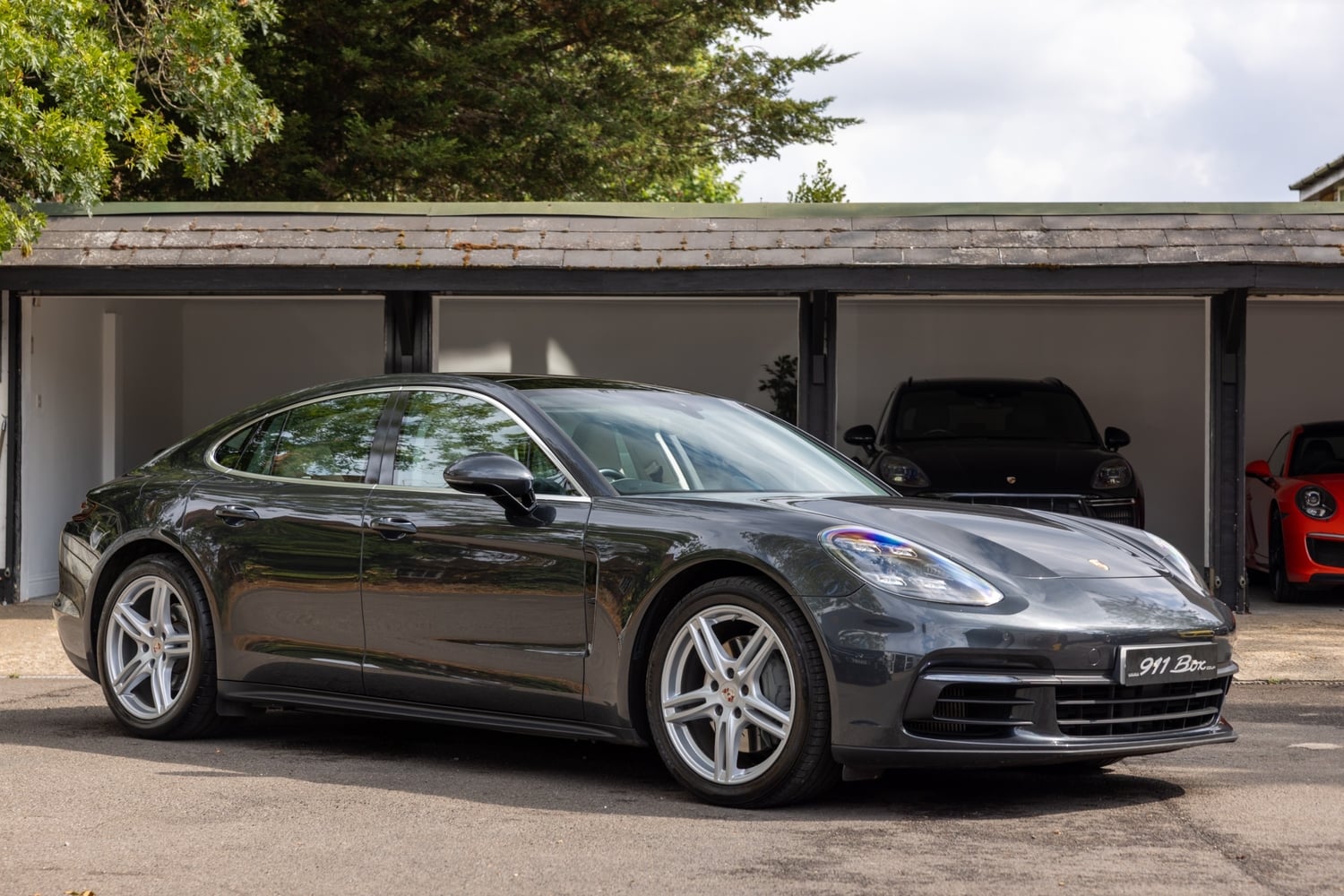 Porsche Panamera 2017 in Bromley