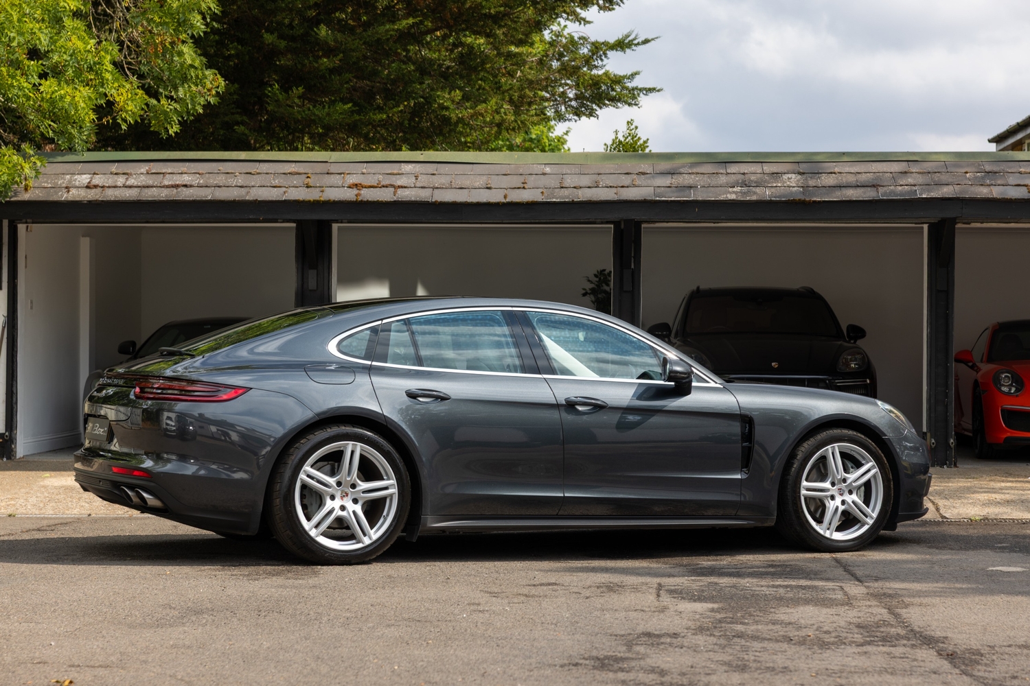 [ berth ]Porsche Panamera