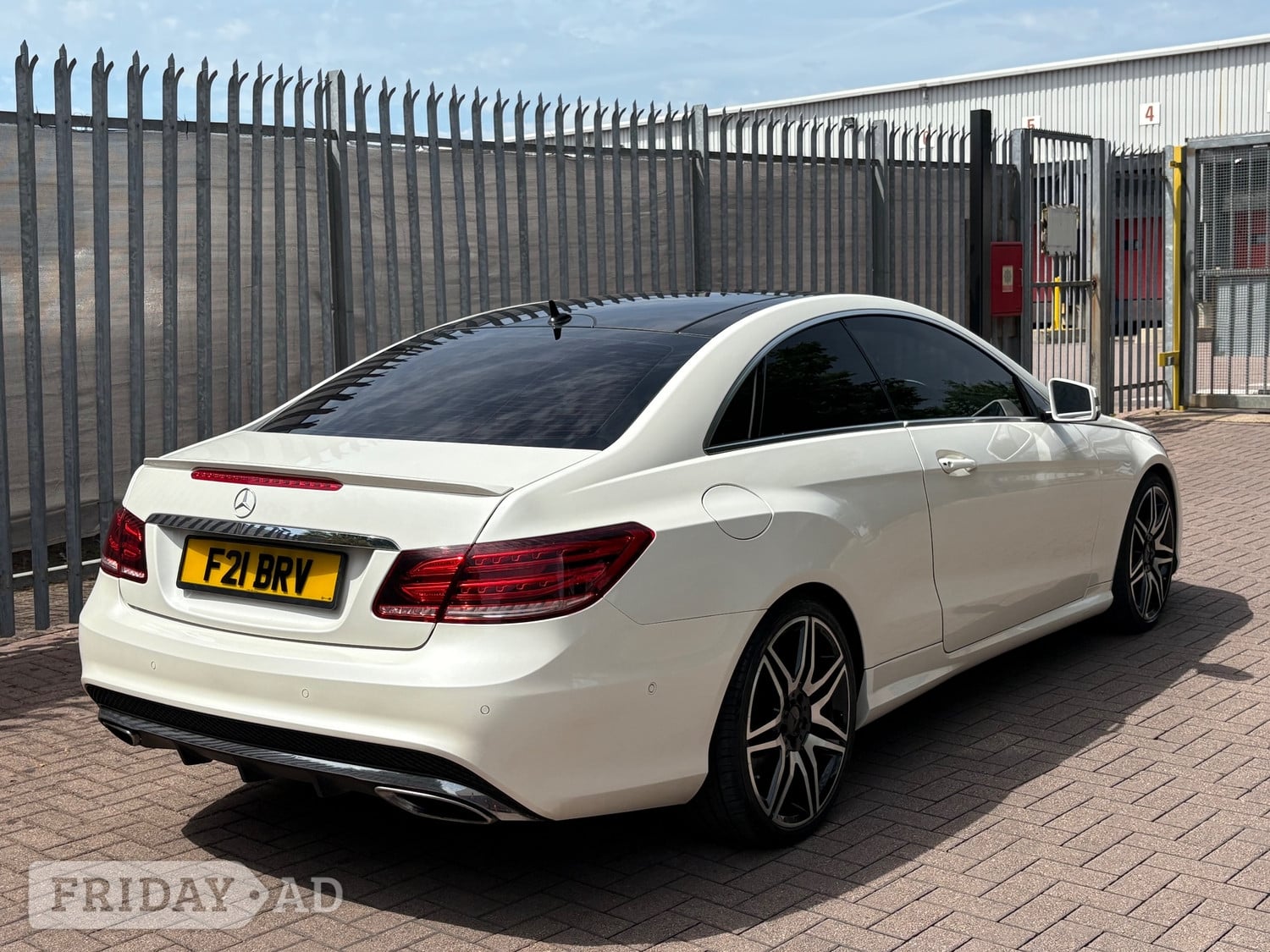 [ berth ]Mercedes-Benz E Class
