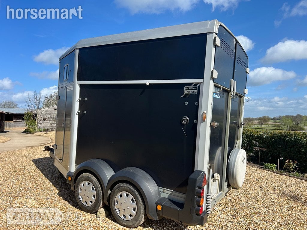[ berth ]IFOR WILLIAMS HORSEBOX TRAILER 