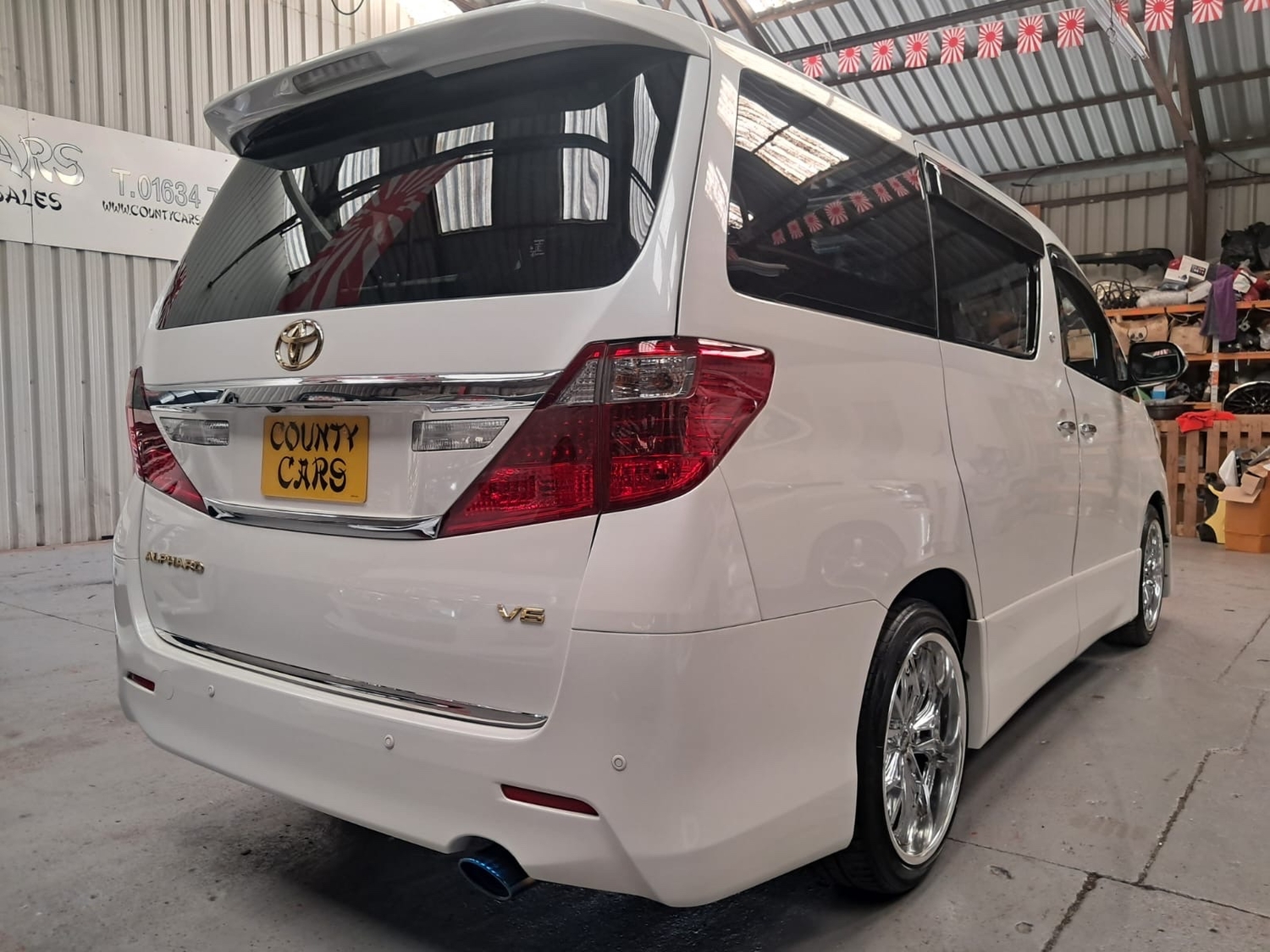 Toyota Alphard 2012 - Cars in Rochester