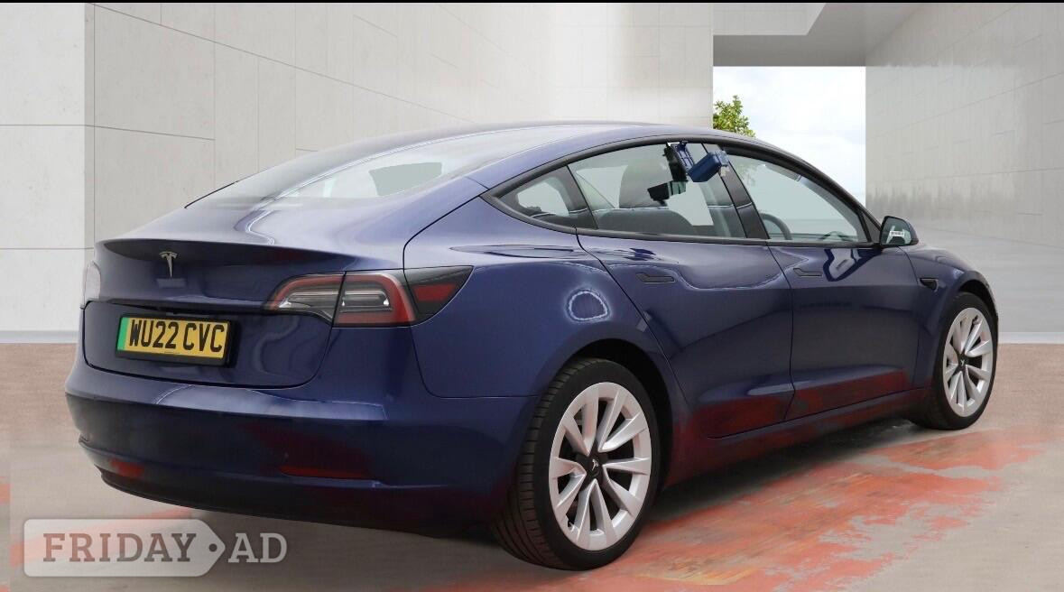 [ berth ]Tesla Model 3