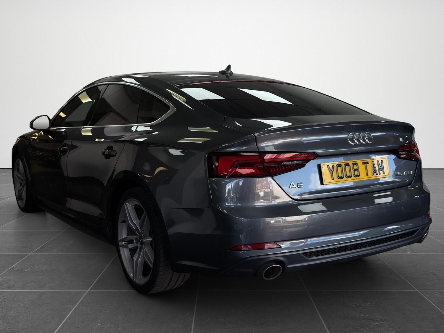 [ berth ]Audi A5