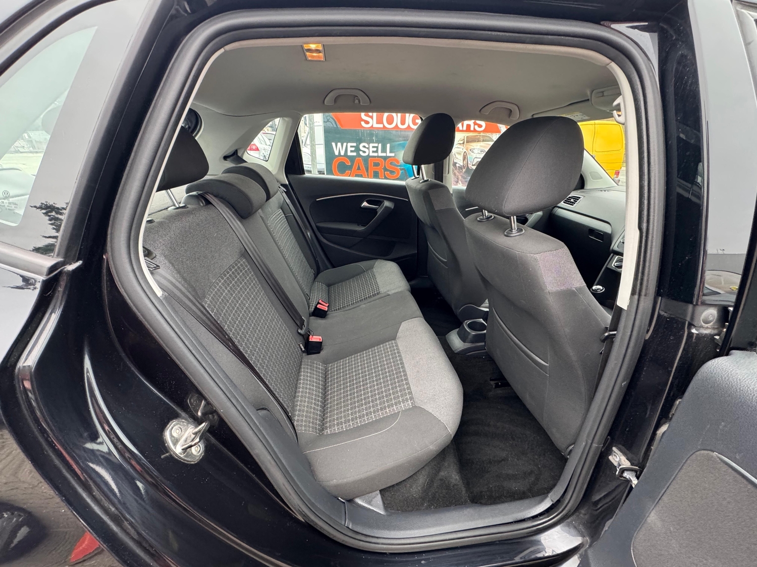 Volkswagen Polo 2015 - Cars