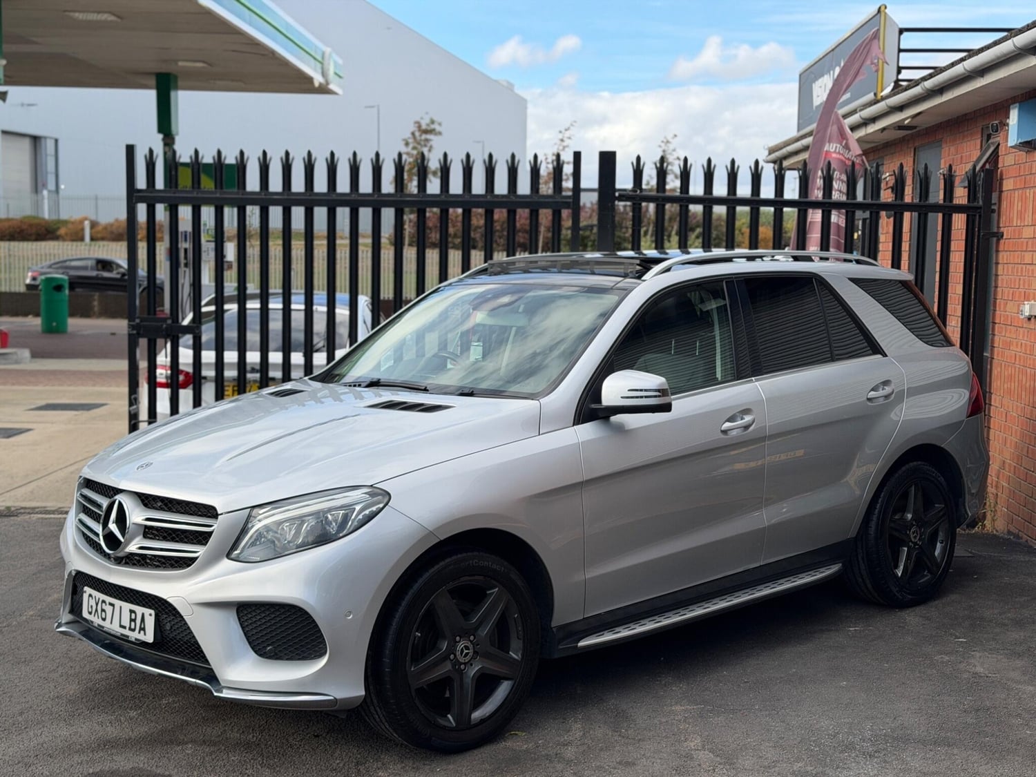 [ berth ]Mercedes-Benz GLE