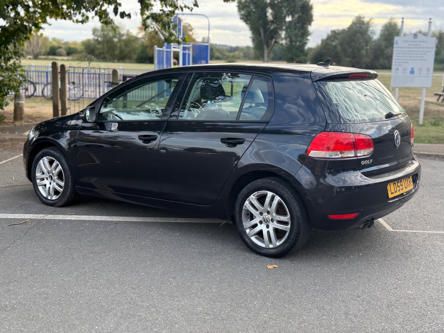 Volkswagen Golf 2009 - Cars