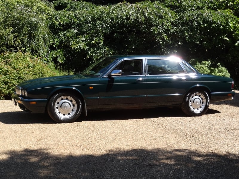 [ berth ]Daimler V8
