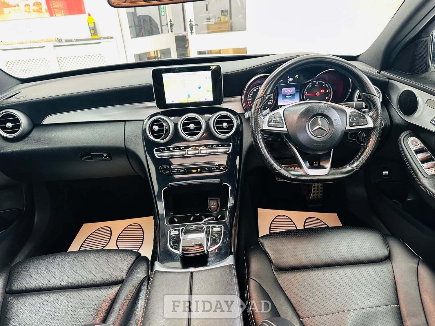 [ berth ]Mercedes-Benz C Class