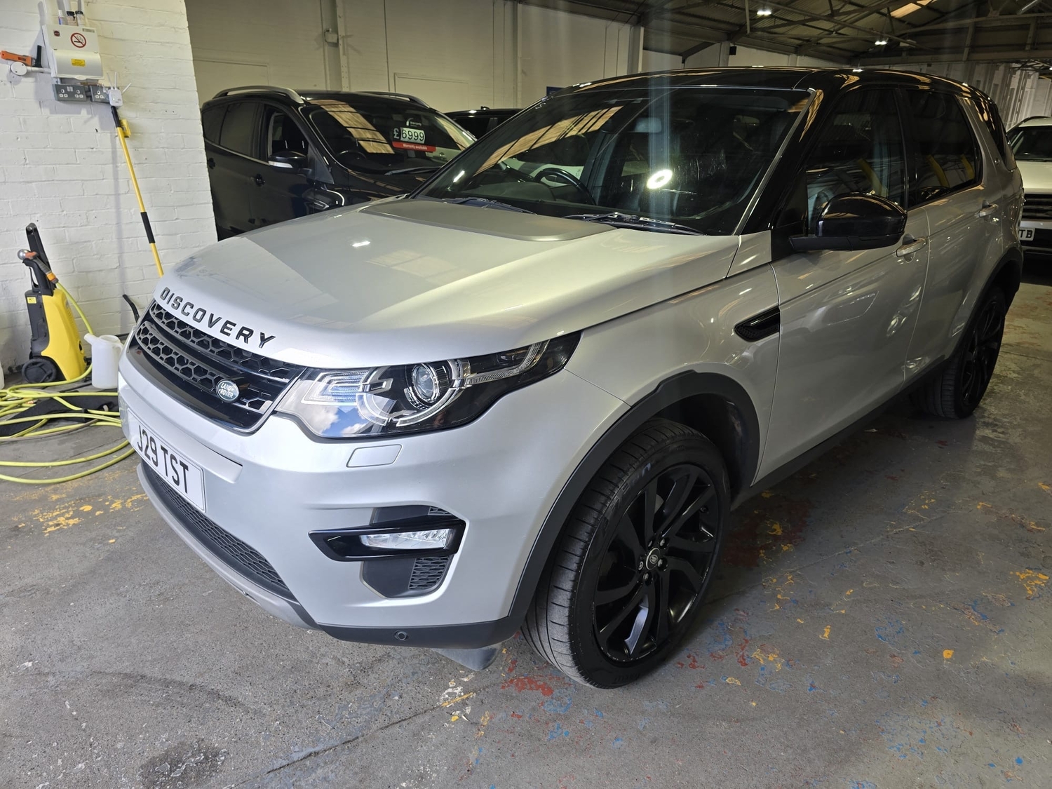 [ berth ]Land Rover Discovery Sport