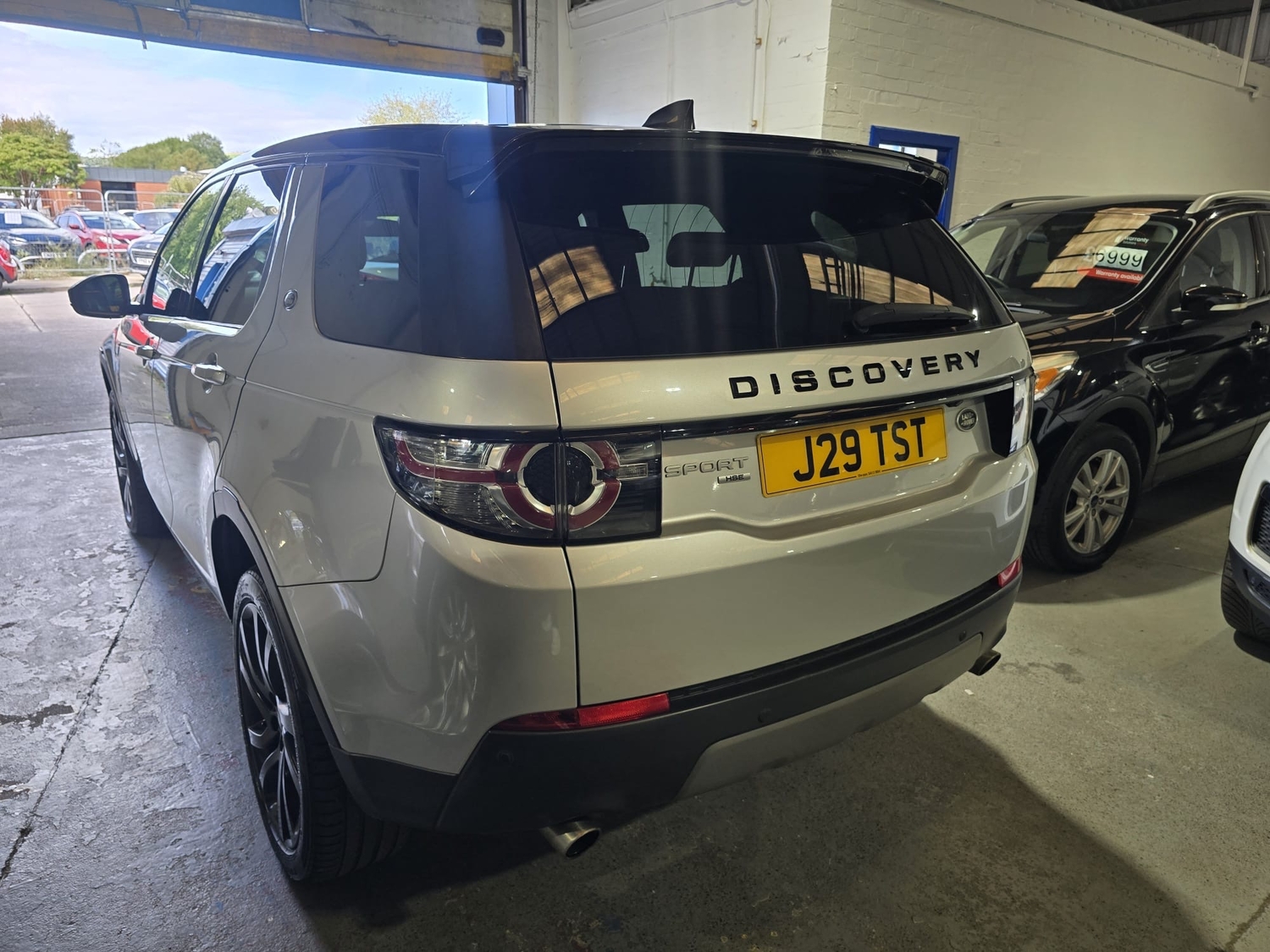 Land Rover Discovery Sport 2016 - Cars in Pontypridd