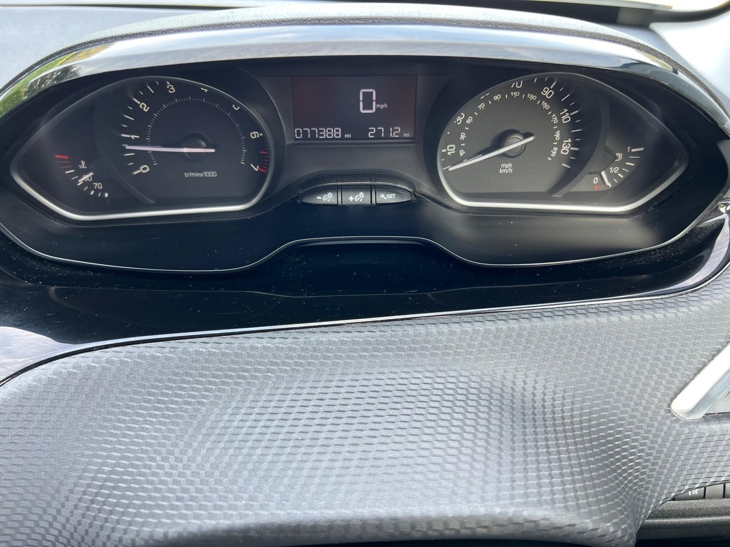 Peugeot 2008 2016 - Cars