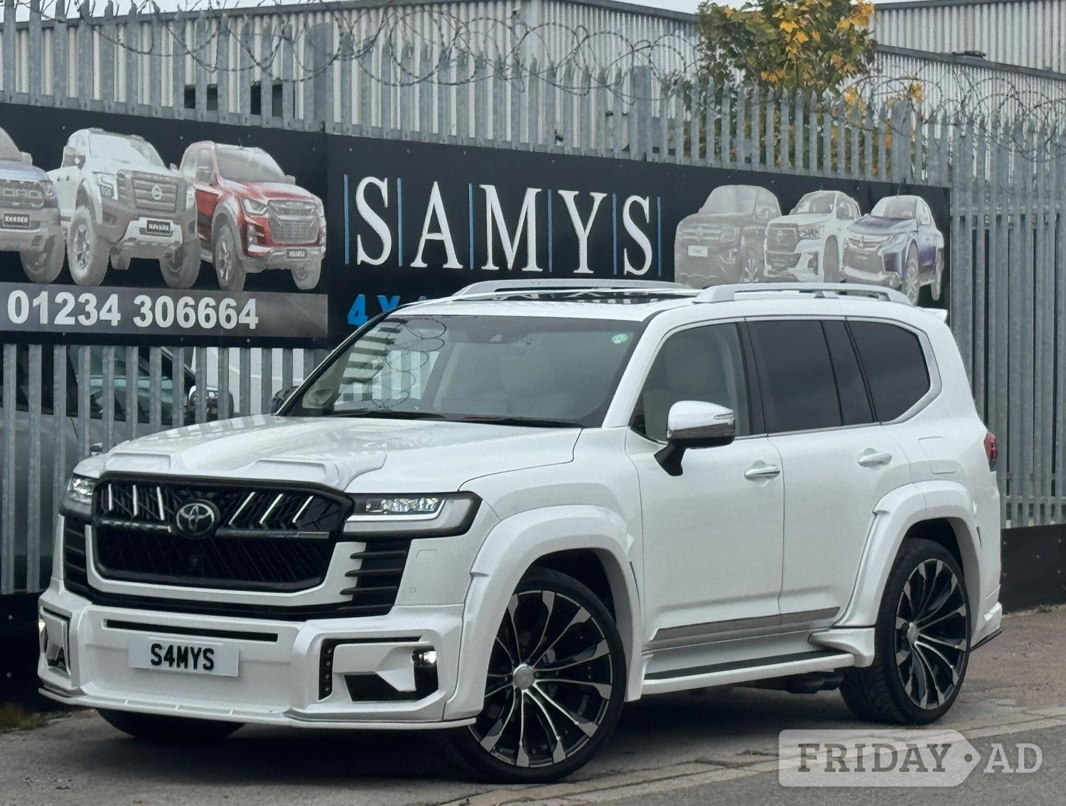 Toyota Land Cruiser 2023 in Bedford