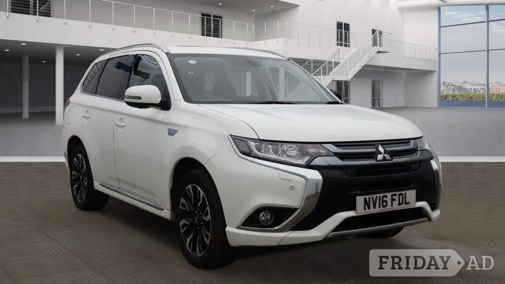 Mitsubishi Outlander 2016 in Kingston Upon Thames