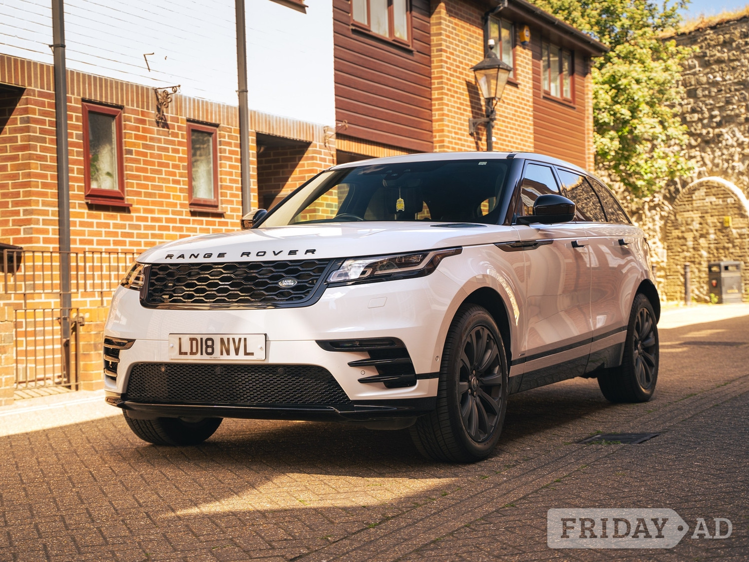 Land Rover Range Rover Velar 2018 - Cars in Southampton