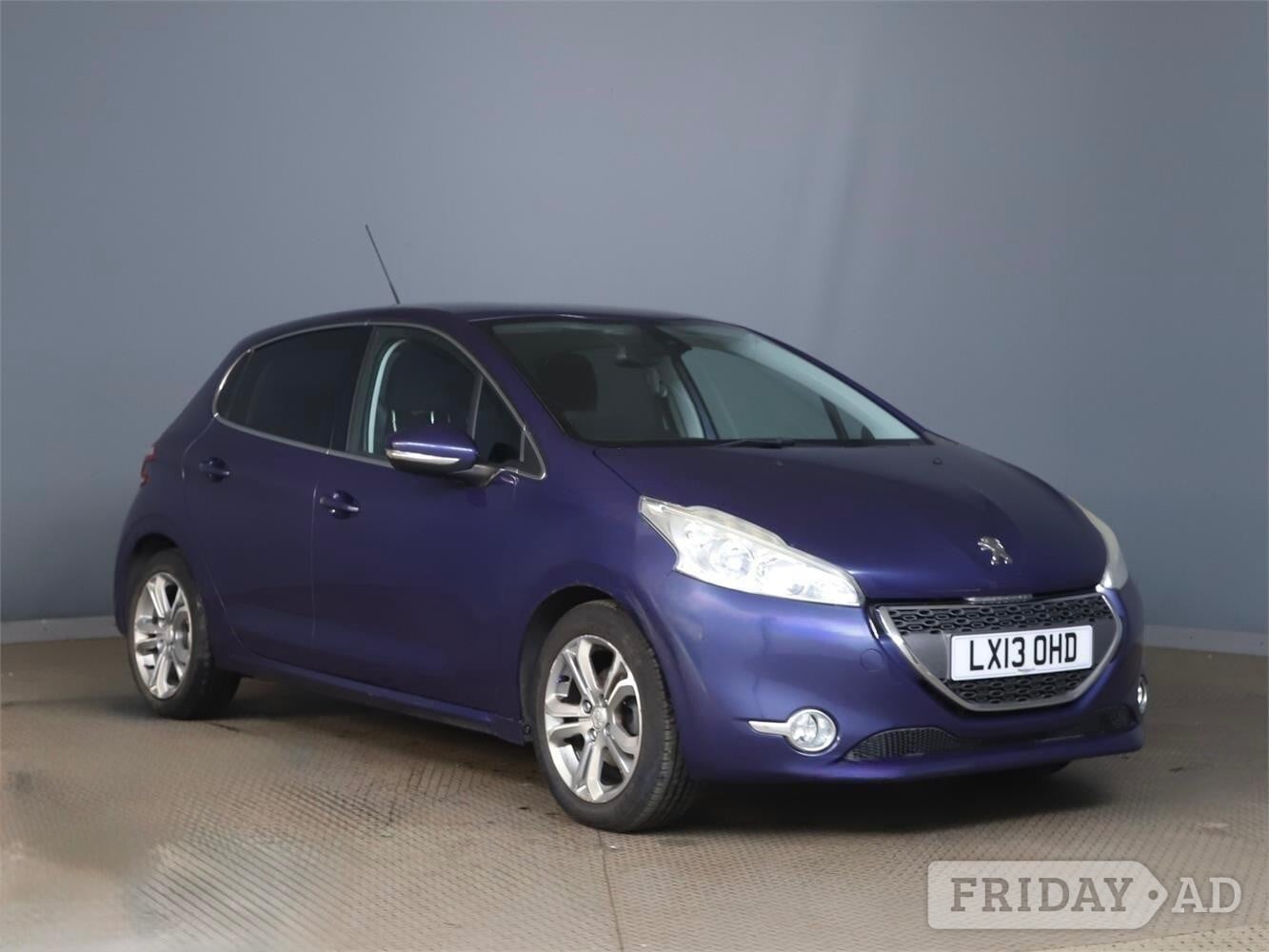 Peugeot 208 2013 in Staines