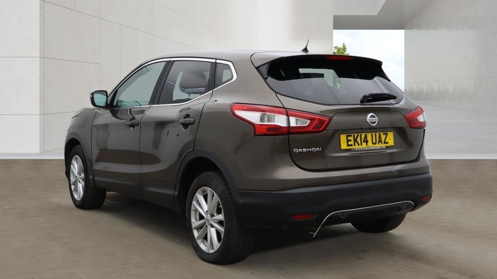 Nissan Qashqai 2014 - Cars in Hounslow