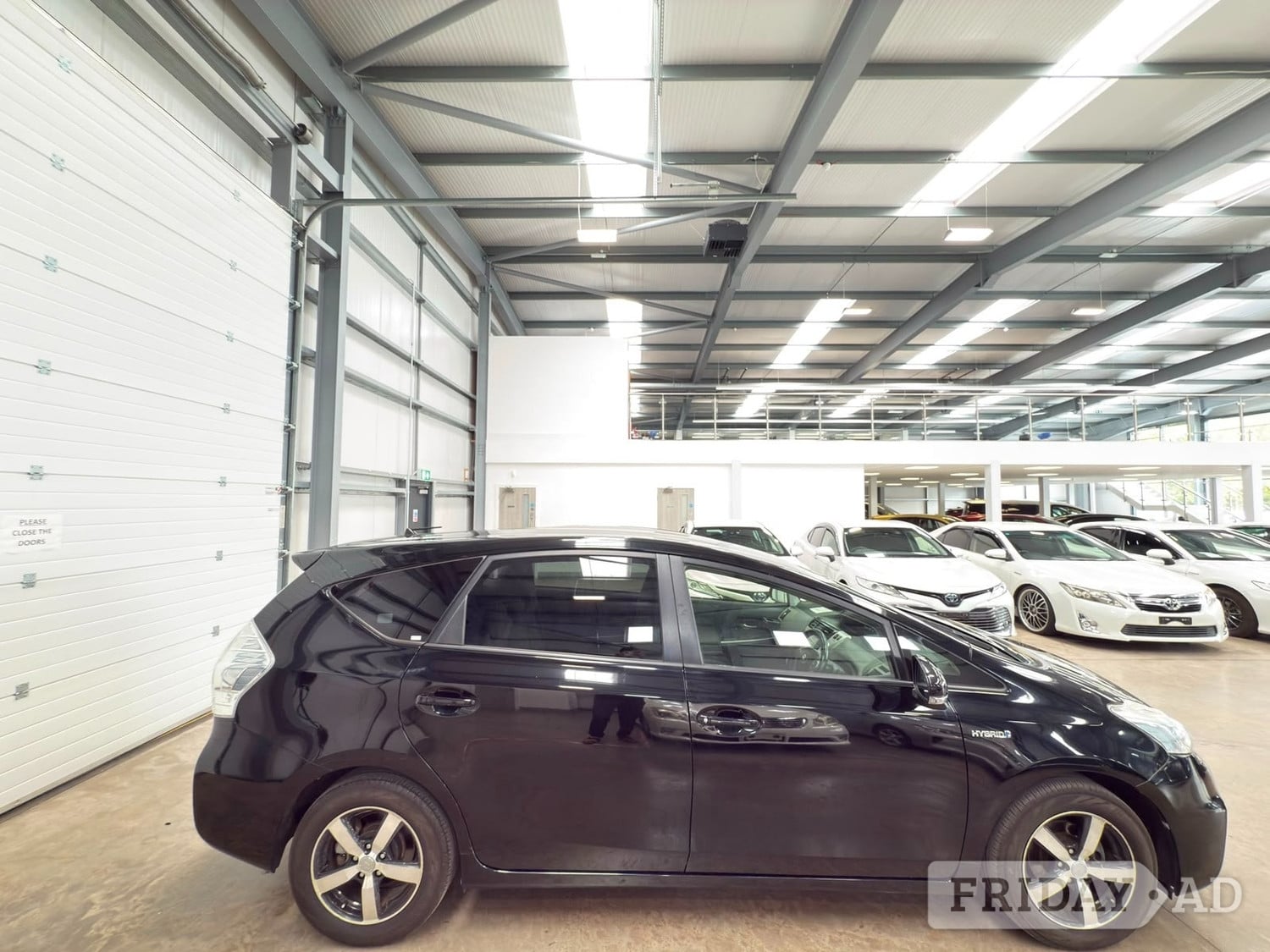 Toyota 7 Seat Prius Reading