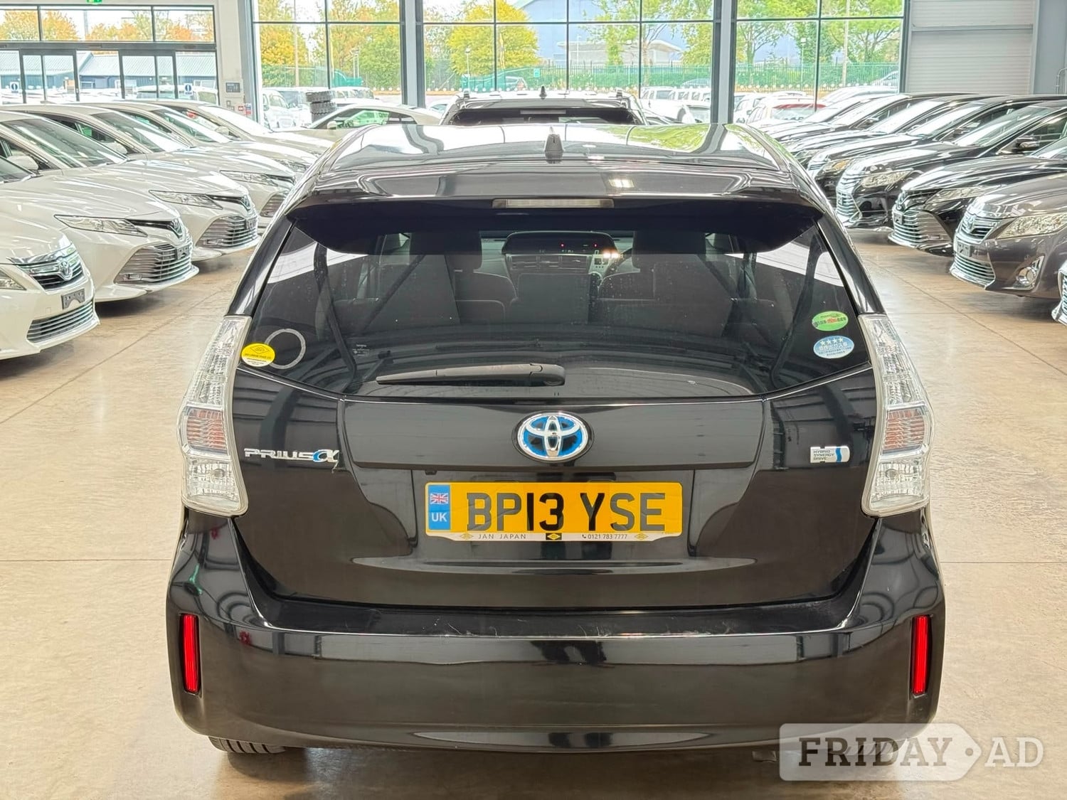 Toyota 7 Seat Prius 2013 - Cars in Reading
