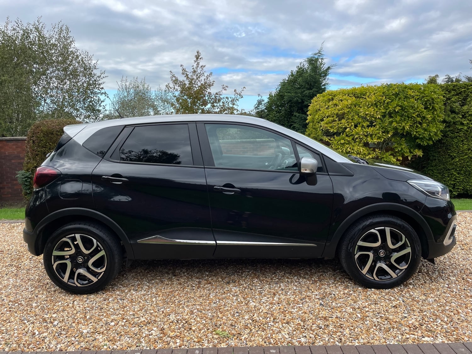 [ berth ]Renault Captur