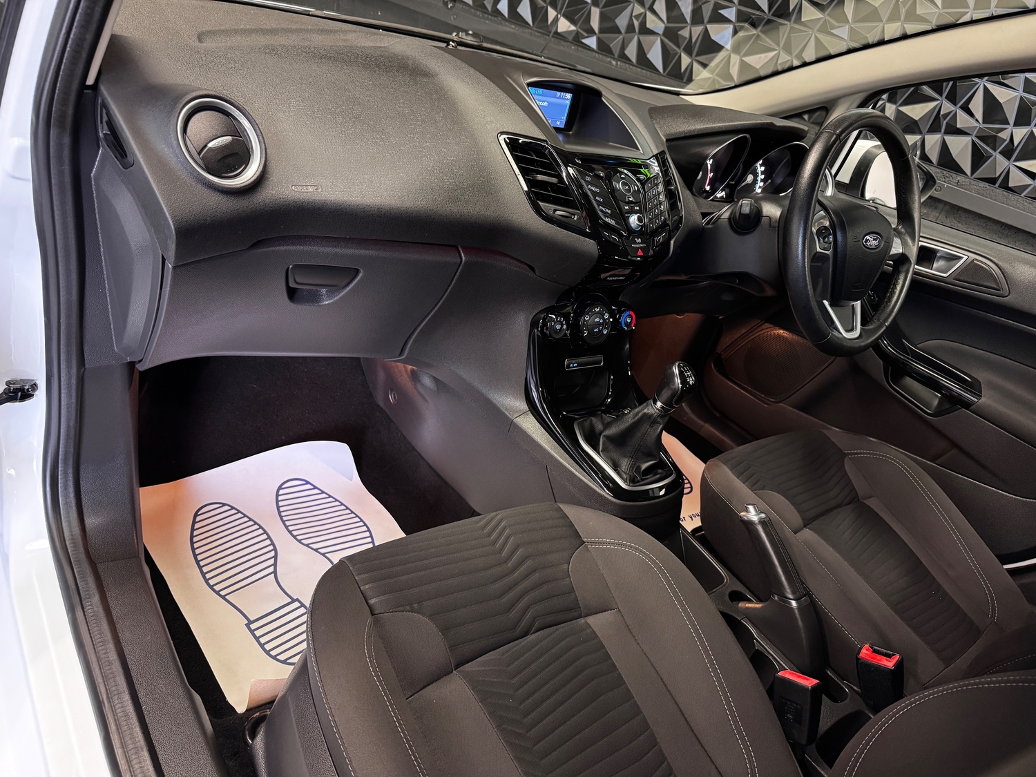 [ berth ]Ford Fiesta