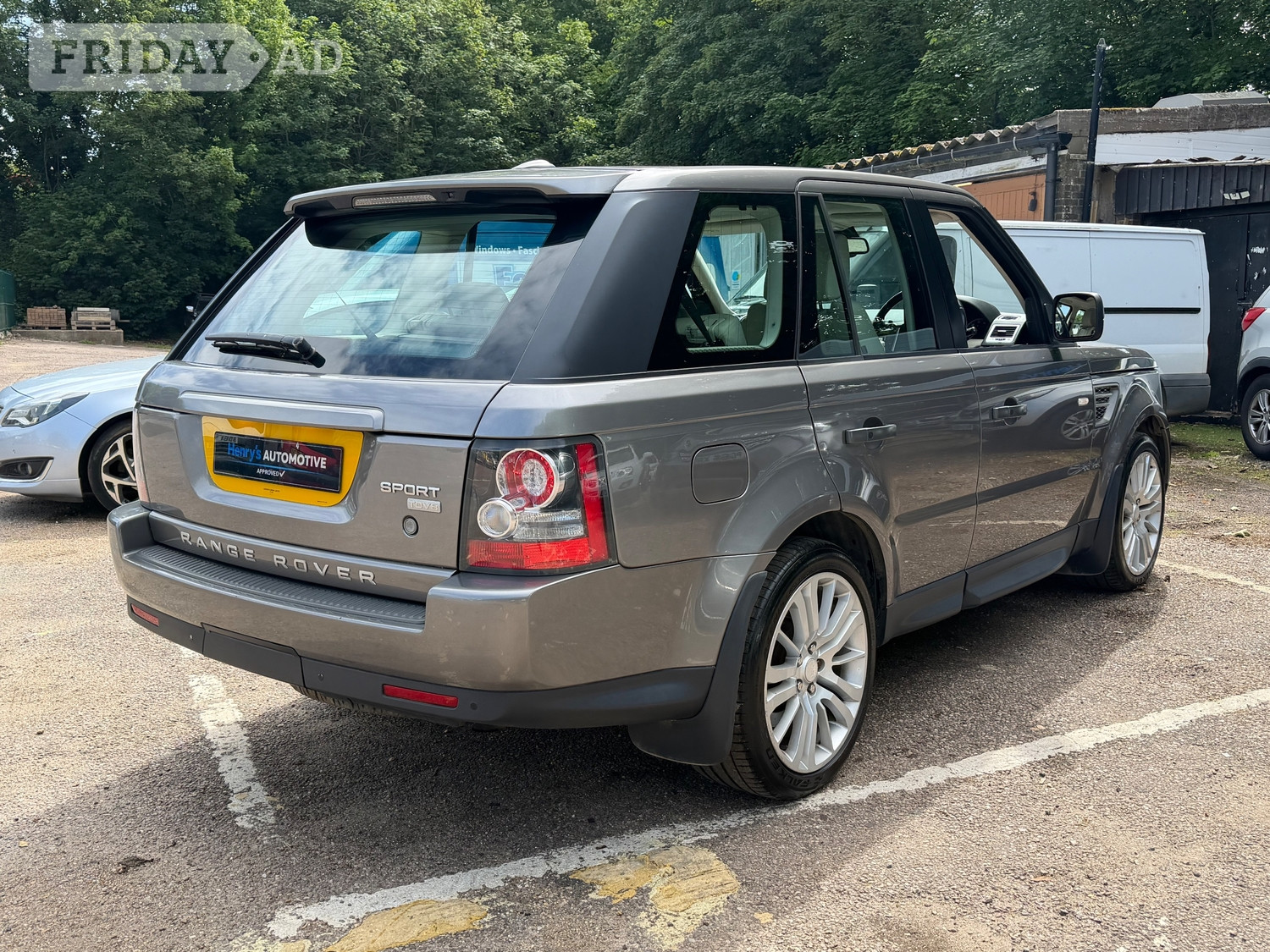 Land Rover Range Rover Sport 2010 - Cars in Newport