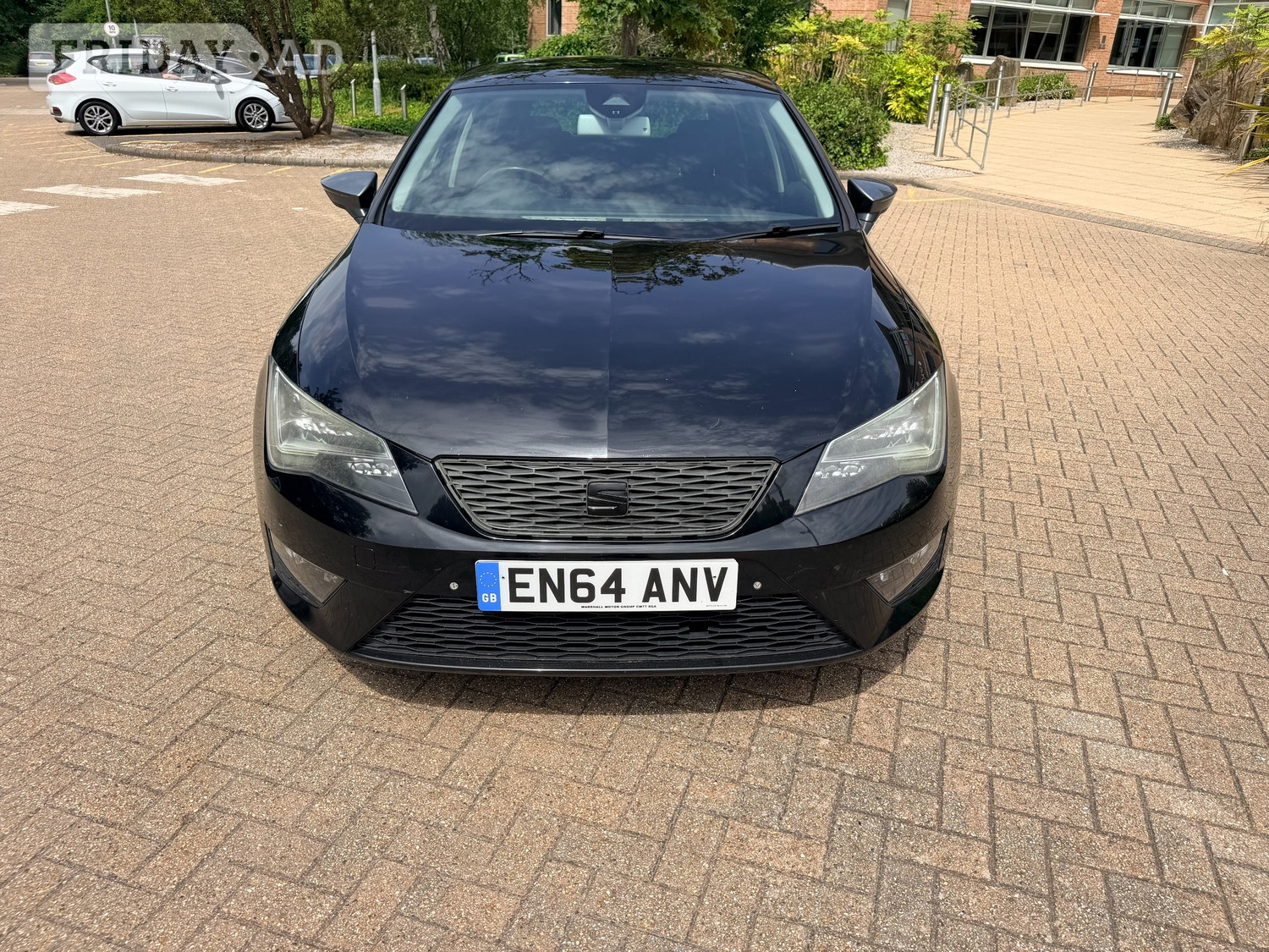 [ berth ]SEAT Leon