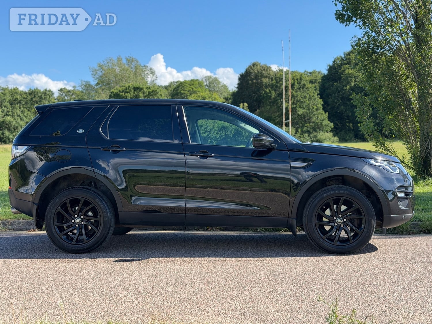 [ berth ]Land Rover Discovery Sport