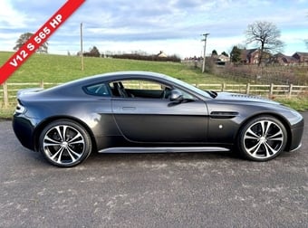 Aston Martin Vantage 2014