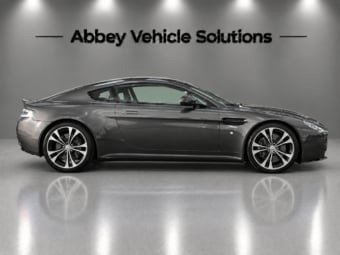 Aston Martin Vantage 2014