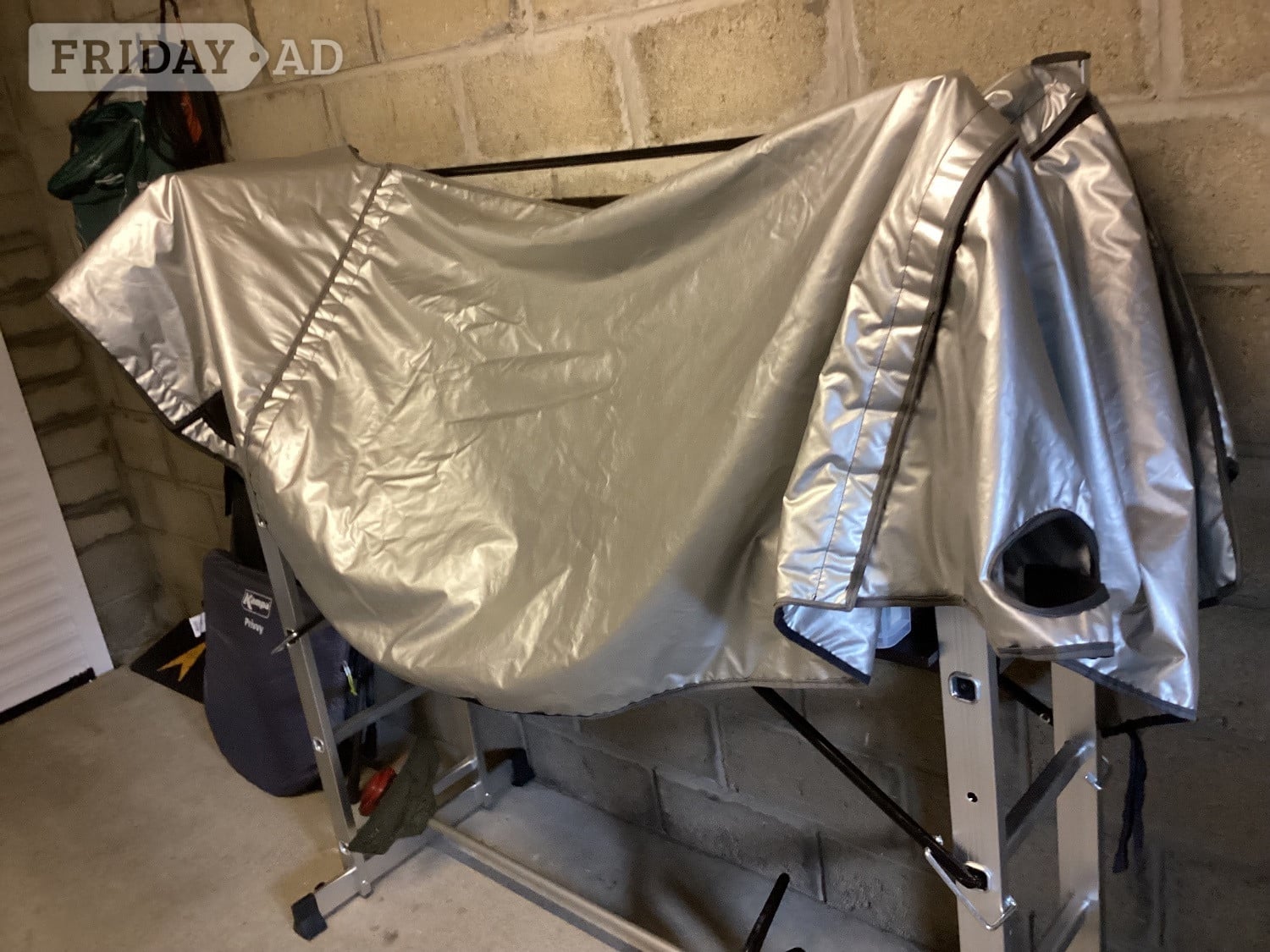 Aberdeen  t6.1 external silver coloured windscreen cover 