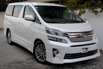 Toyota Vellfire 2013