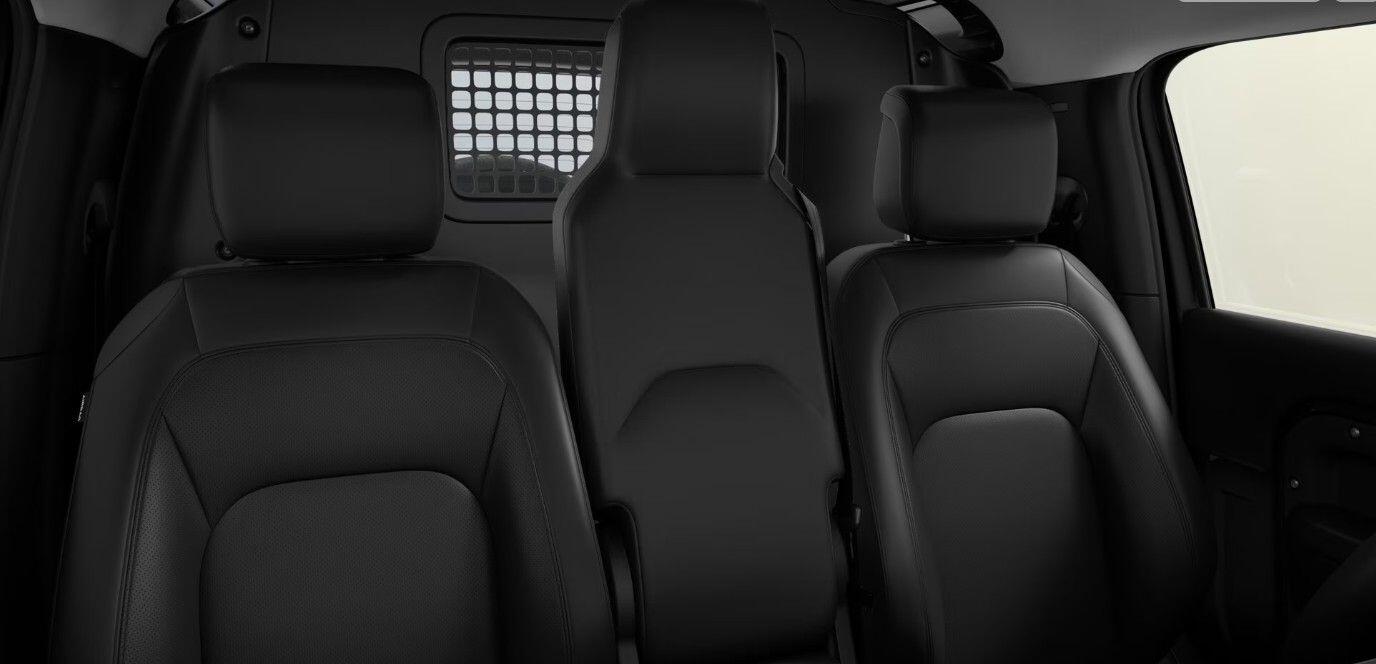 [ berth ]Land Rover Defender 90