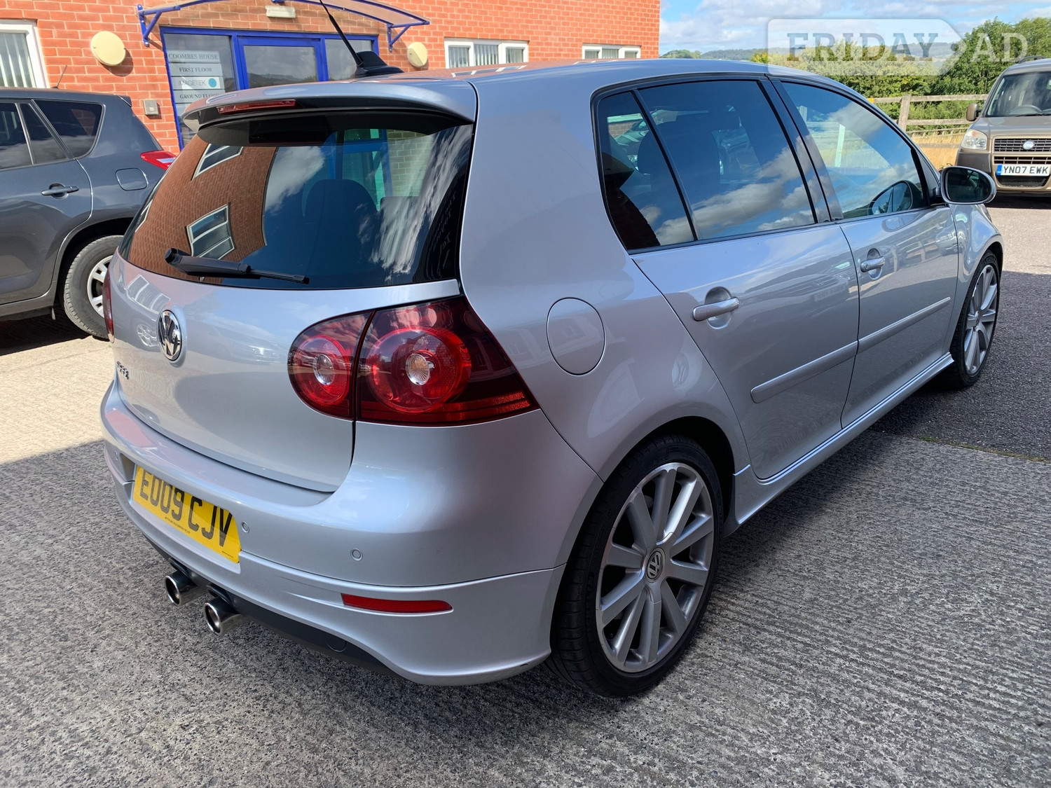 Volkswagen Golf 2009 - Cars